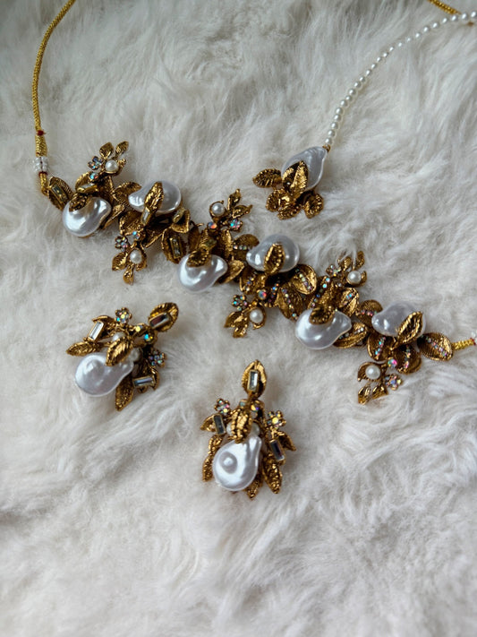 4 piece dainty pearl choker set - Peace Lily