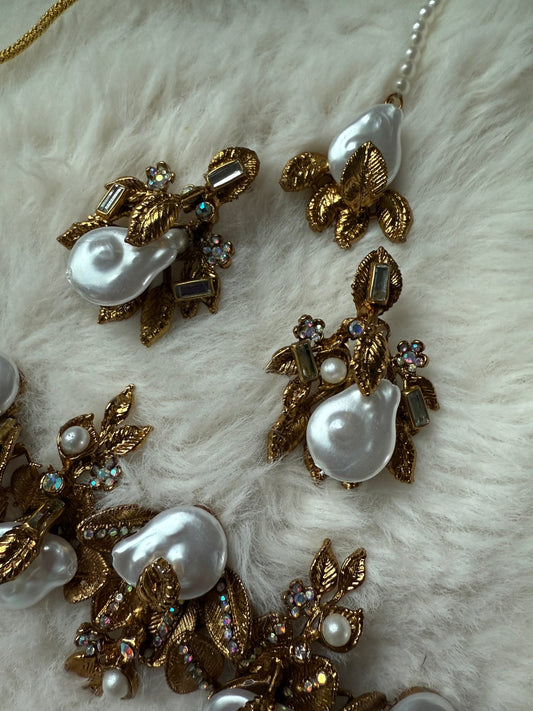 4 piece dainty pearl choker set - Peace Lily