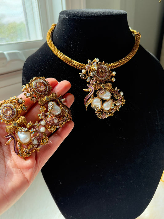Metallic locket and earrings set - Peace Lily