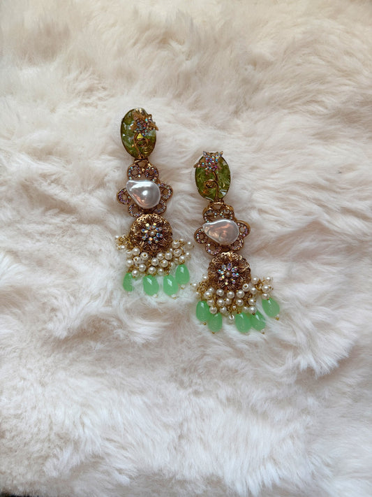 Mint Long pearl earrings - Peace Lily