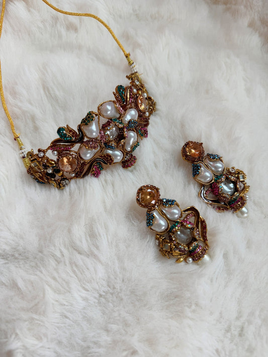 Multi colored heavy choker with pearls - Peace Lily