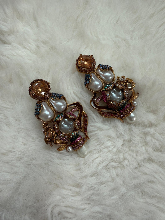 Multi colored heavy choker with pearls - Peace Lily