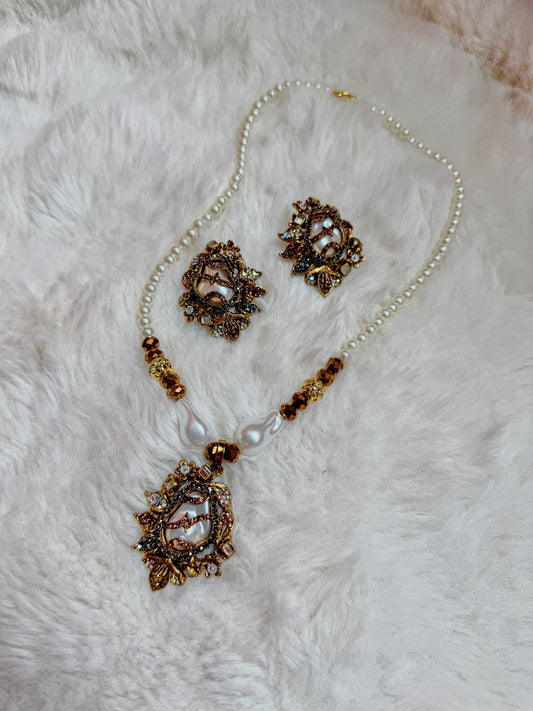 Pendant necklace with earrings - Peace Lily