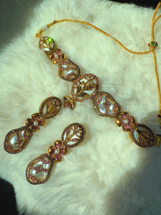 Turkish Style Pearl choker set - Peace Lily